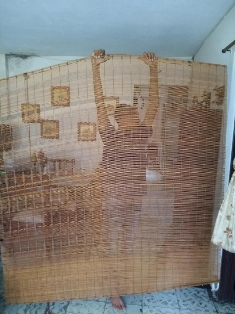 Se vende dos cortinas de bambu