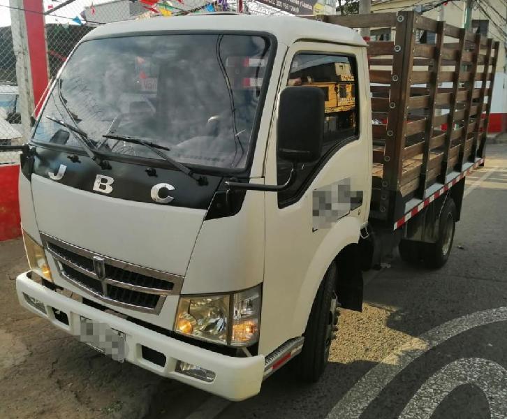 camion JBC 1030 doble llanta