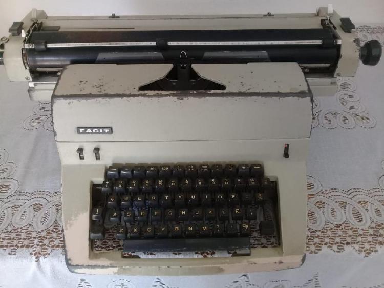 Maquina de Escribir Manual Marca Facit