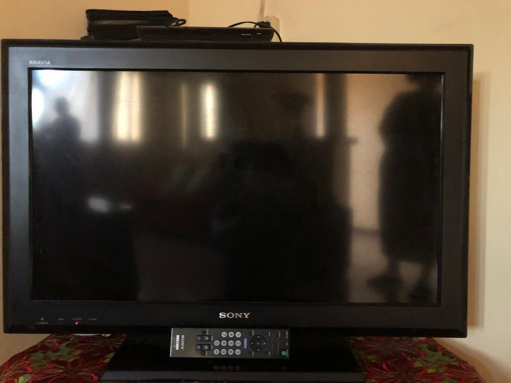 TV LCD SONY BRAVIA 32 PULGADAS PERFECTO ESTADO