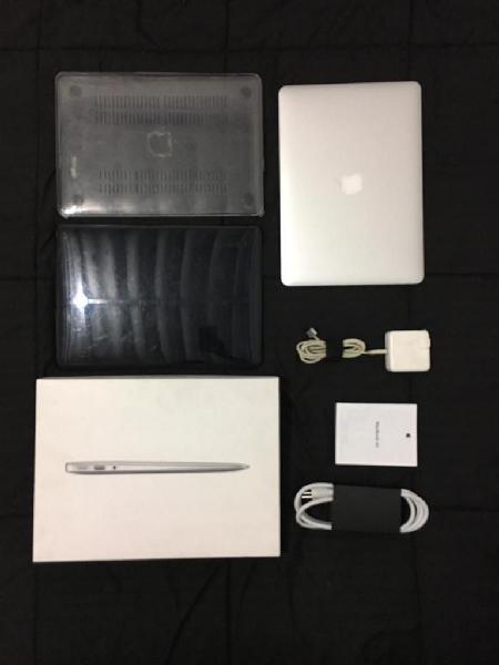 MacBook Air 13 " 2015 Como nuevo con accesorios