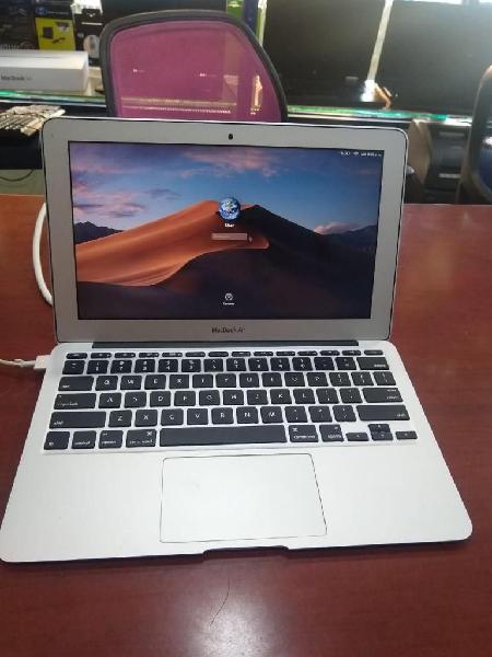Portatil Apple MacBook Air 11.6" Laptop -(June, 2013)