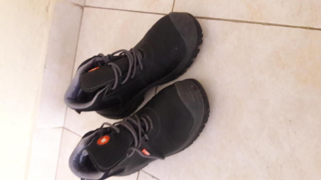 botas robusta cambio o vendo talla 41 