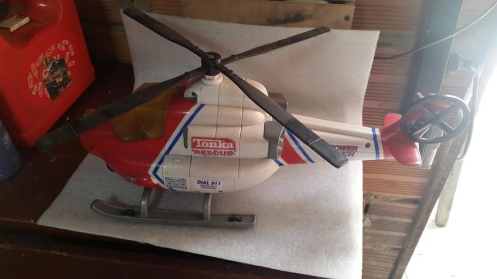 bonito helicoptero de juguete coleccion tonka