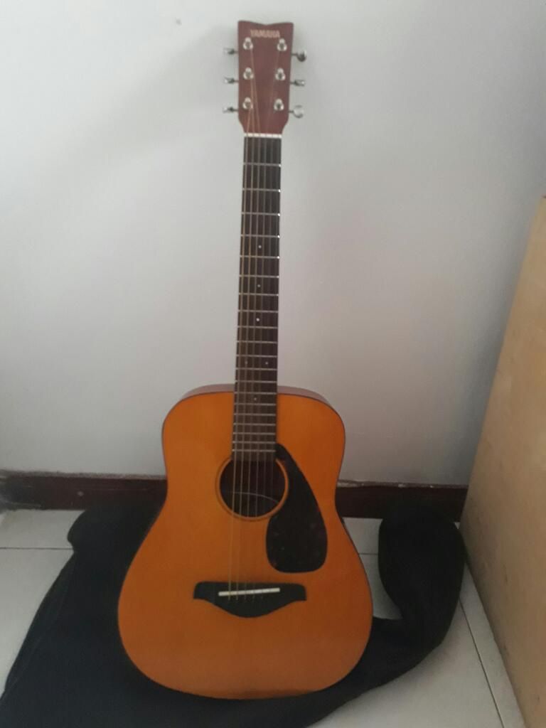 Cambio Guitarra Electroacustica Yamaha