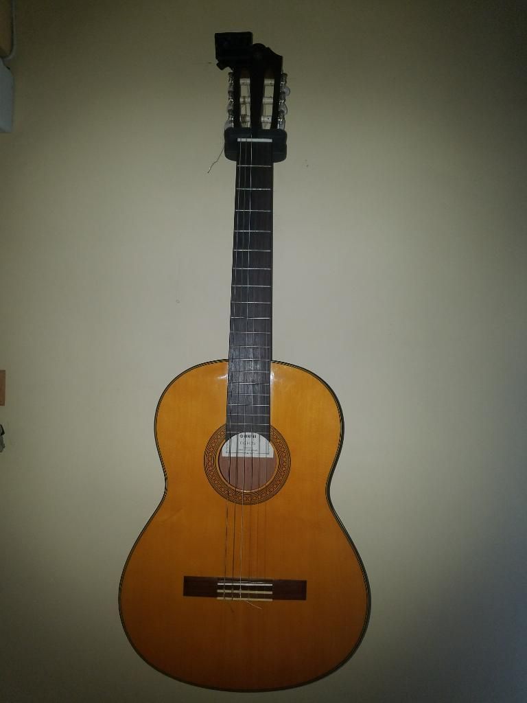 Guitarra Acústica Yamaha Cg142s