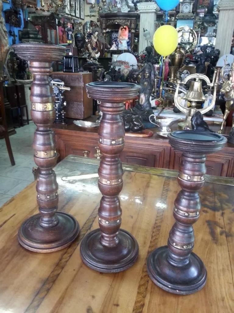 Juego De Candelabros Antiguo En Madera Y Bronce Hindu X 3