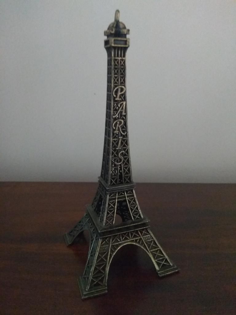 Torre Eiffel Metálica Espectacular