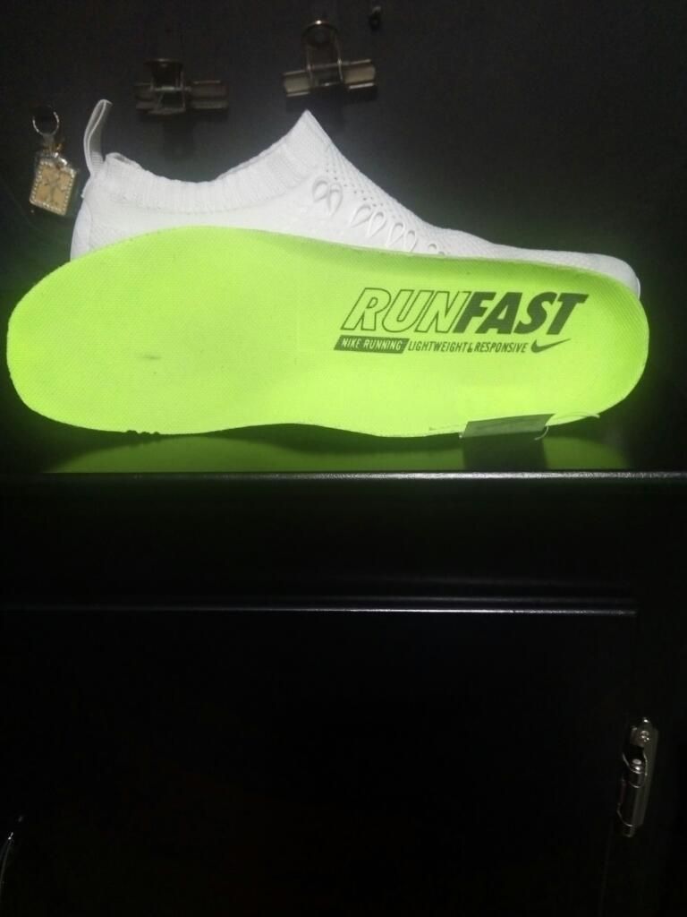 Nike Run Fast 8.5