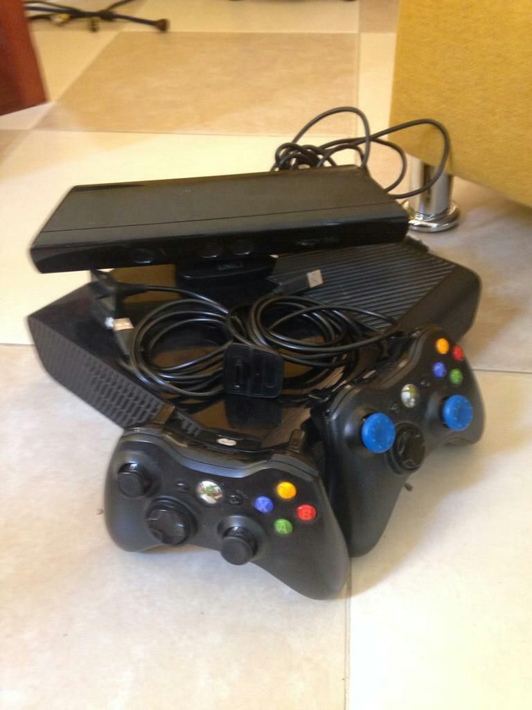 Vendo Xbox360 Dos Controles, Kinect