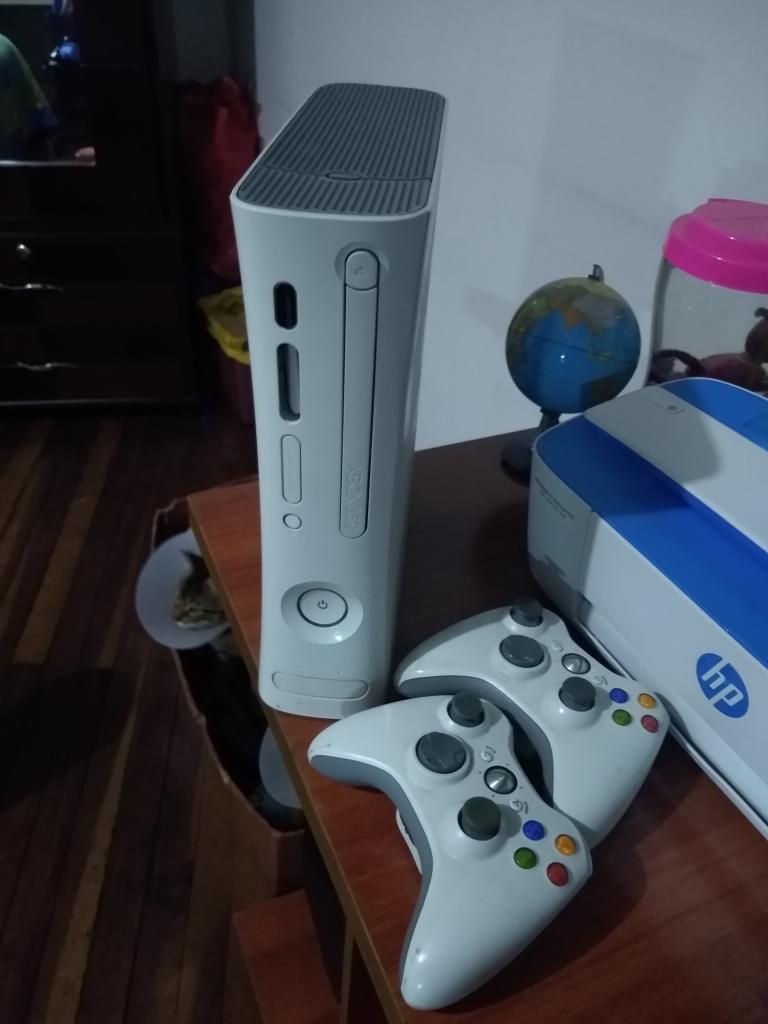 Xbox 360 con Dos Controles