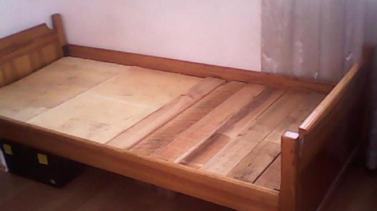 cama en madera