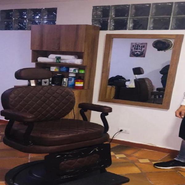 Se vende Sillas Barberia muebles con puff espejo con mesa y