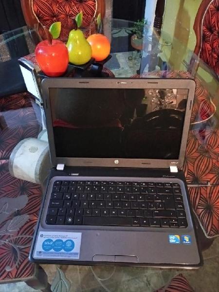 Vendo Portatil Hp Pavilion con Cargador