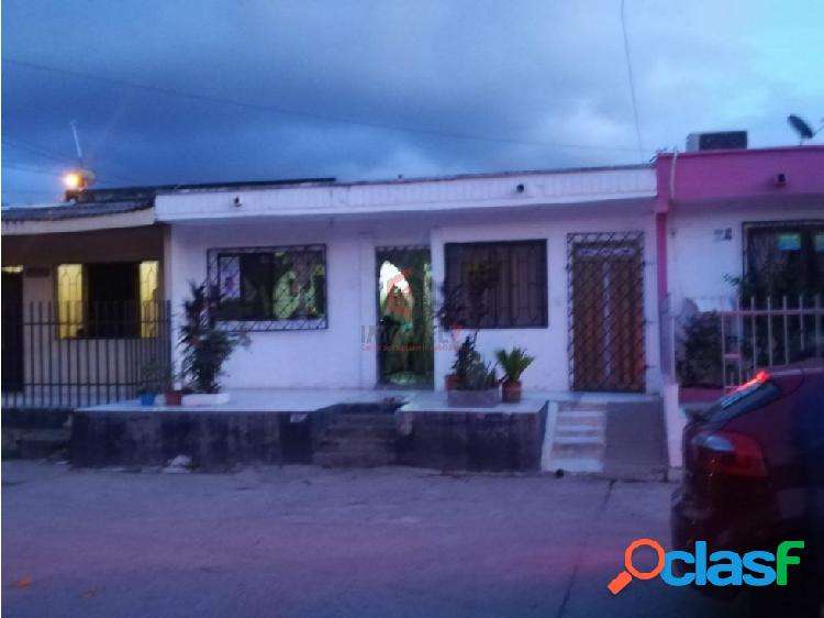 VENDO CASA DOBLE FACHADA EN LA PRADERA