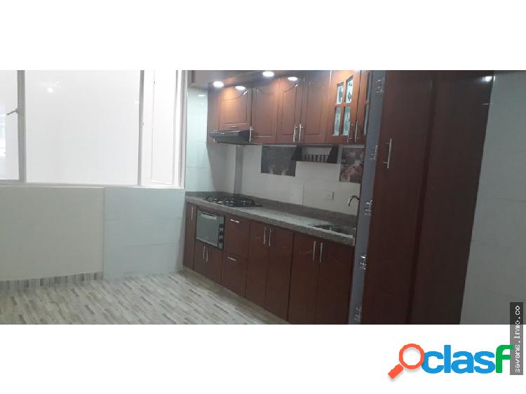 CASA EN VENTA KÉNNEDY DE 4 NIVELES PARA ESTRENAR