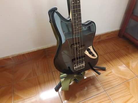 Bajo Electrico Squier By Fender Jaguar Bass