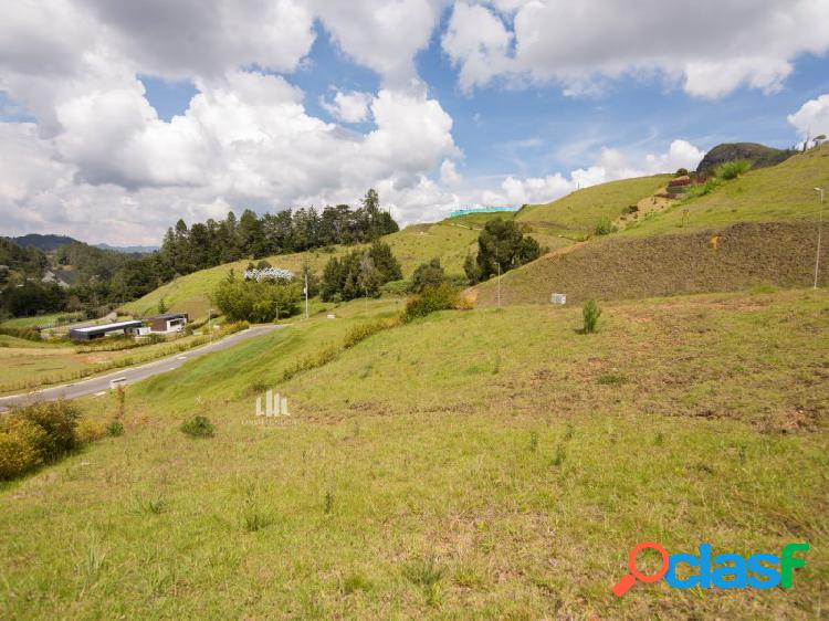Lote en unidad cerrada