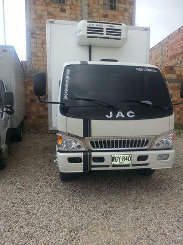 VENPERMUTO CAMION JAC