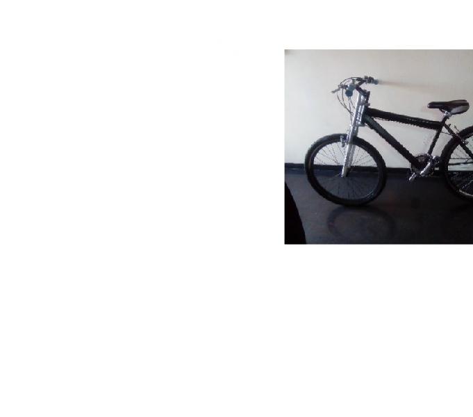 bicicleta color negro en buen estado y barata