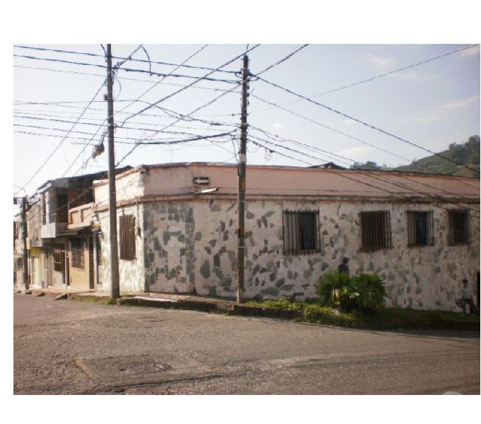 Casa lote central Pereira