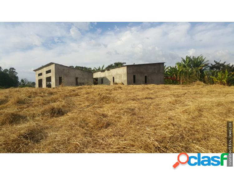 SE VENDE HERMOSO LOTE CON OBRA GRIS CALARCA