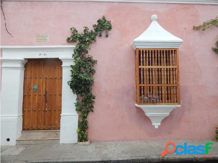 VENDEMOS CASA EN EL CENTRO HISTORICO