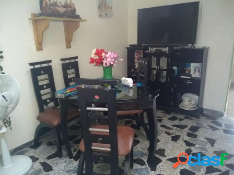 CASA EN VENTA EN MEDELLÍN FLORESTA