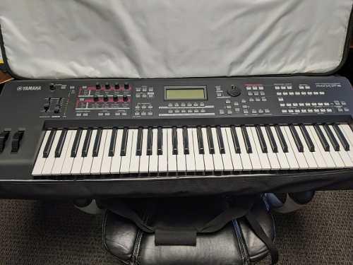 Yamaha Moxf6 Keyboard Synthesizer