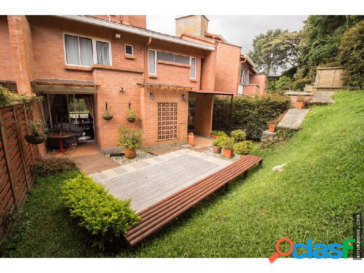 CASA EN UNIDAD CERRADA EN EL RETIRO