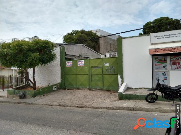 CARAZO VENDE CASA LOTE EN LA URB EL GALLO