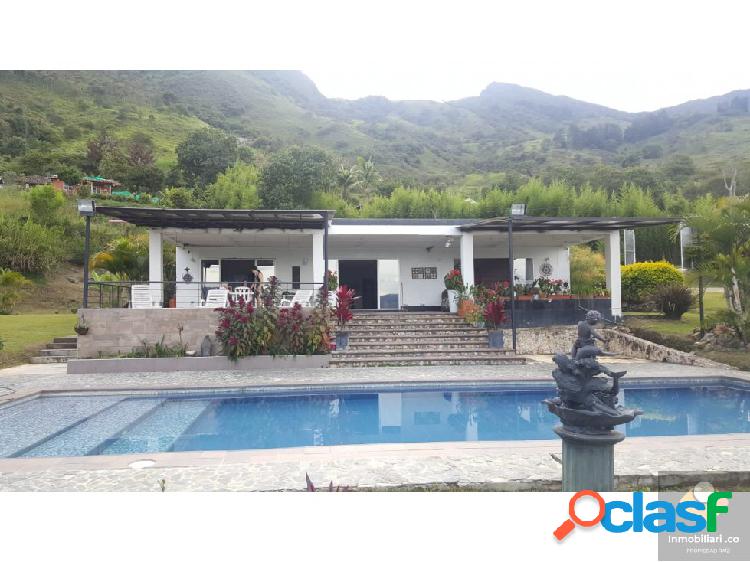 CASA FINCA EN VENTA COPACABANA VDA EL ZARZAL