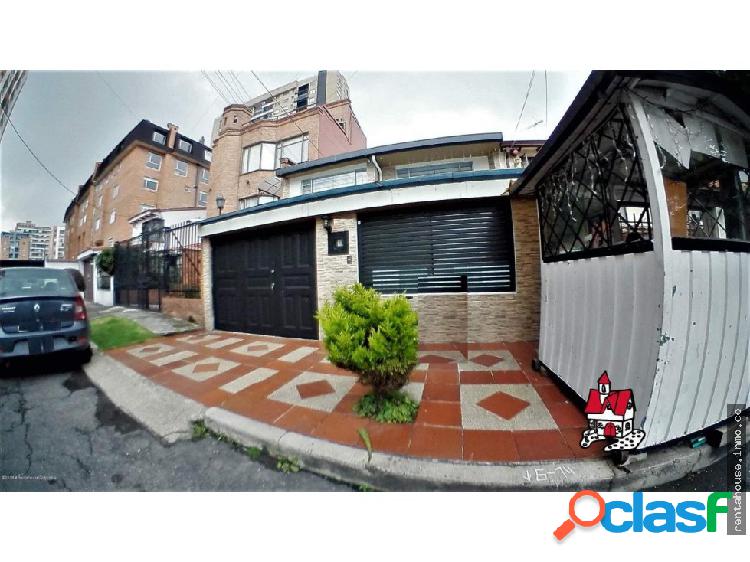 Casa en Arriendo Cedritos(Bogota) RAH CO:20-716