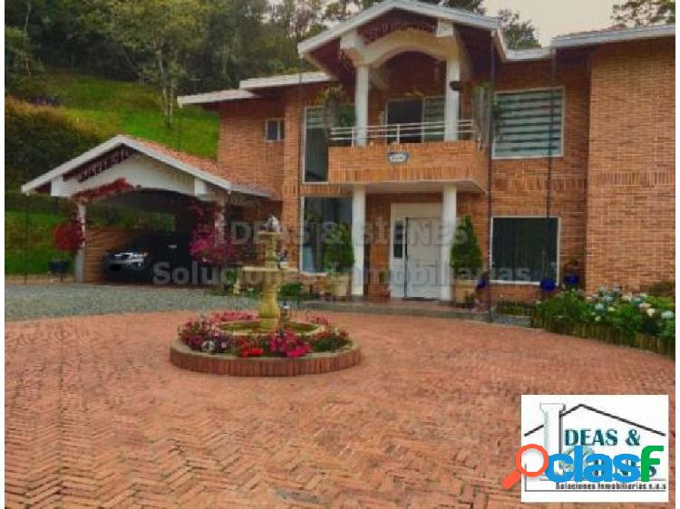 Casa en Venta Envigado Sector Loma del Escobero