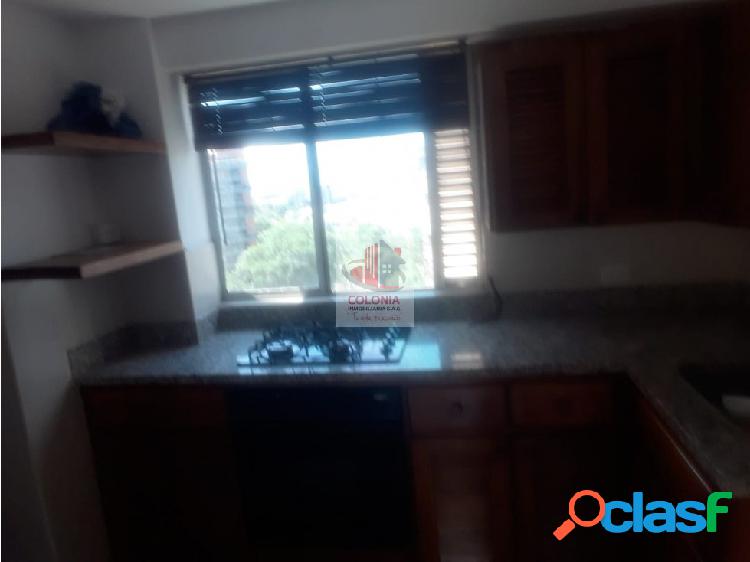 SE ARRIENDA APARTAMENTO EN EL POBLADO