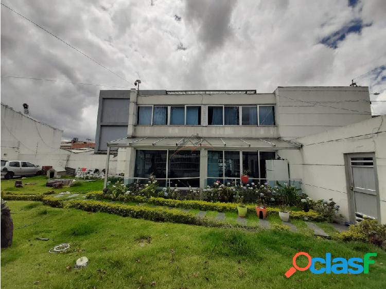 VENDO ESPECTACULAR CASA EN LAS VILLAS EN BOGOTA