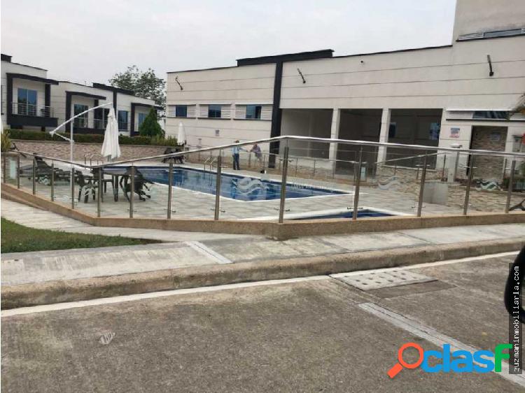 Venta de casa en conjunto San Jorge, Florencia