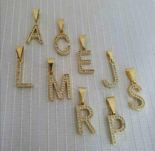 Dije Letras En Oro Laminado De 18k Con Circones