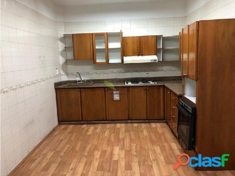 Se Arrienda casa-local en laureles