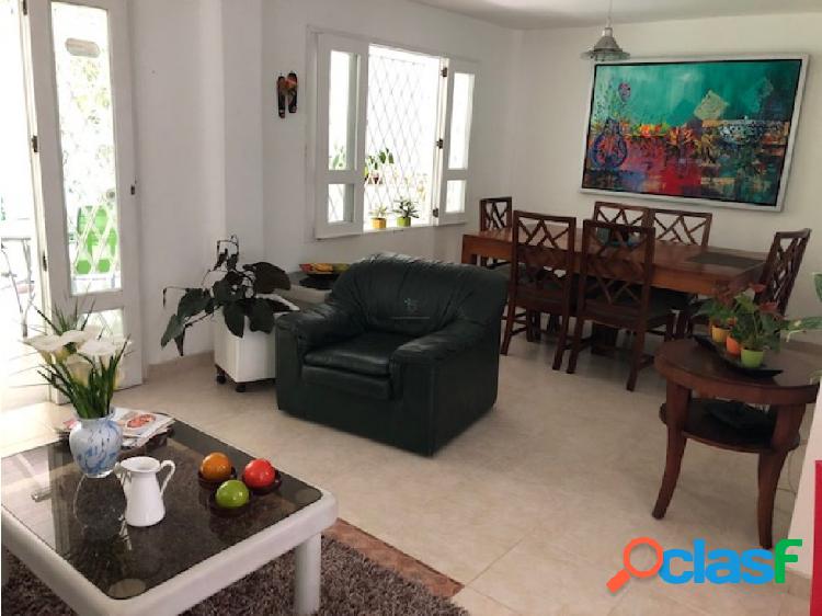 Se vende casa-lote en MedellÃ­n, Las Lomas I.