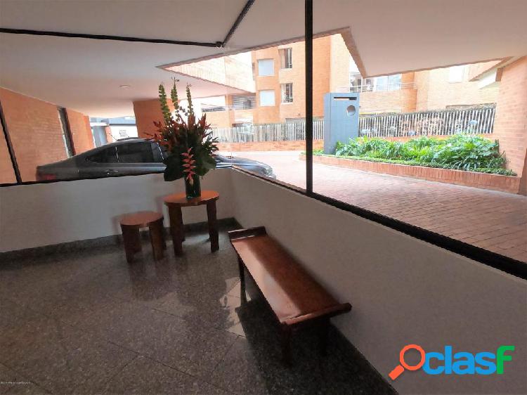 Vendo Apartamento La Carolina MLS 20-341