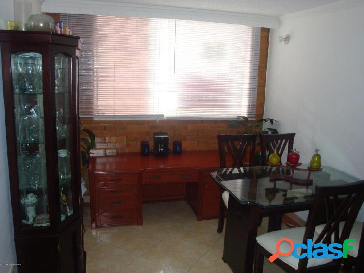 Vendo Apartamento MLS 20-310