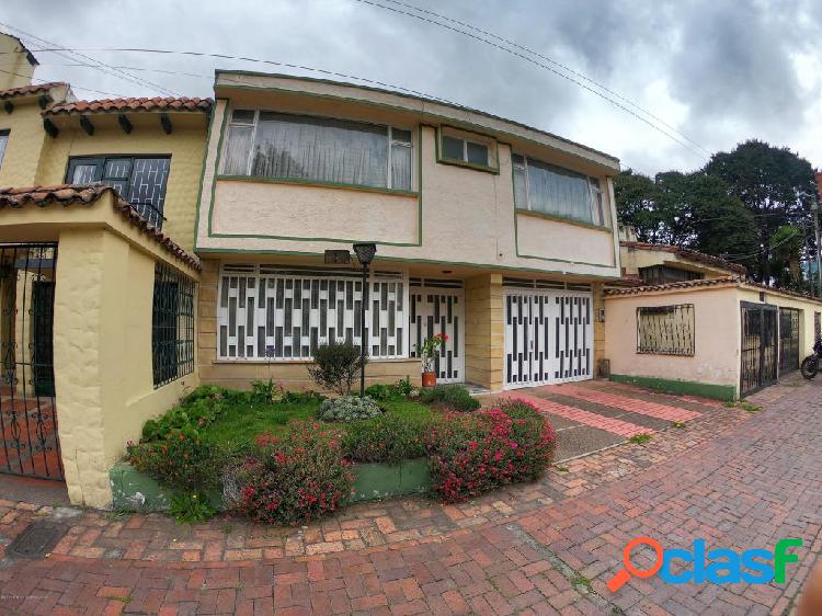 Vendo Casa Alhambra MLS 20-495