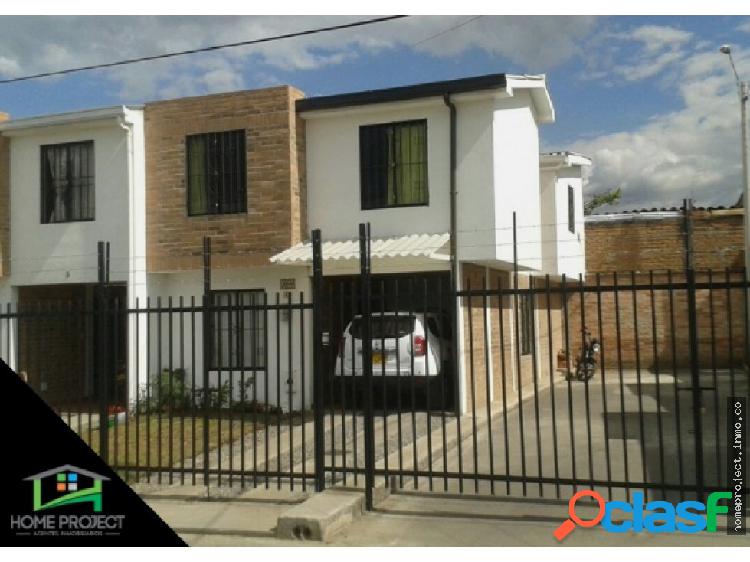VENDO CASA ALTOS DE BELLAVISTA