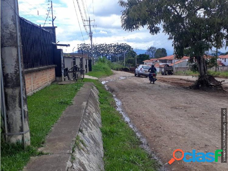 venta de lote sobre via principal 30 x 50