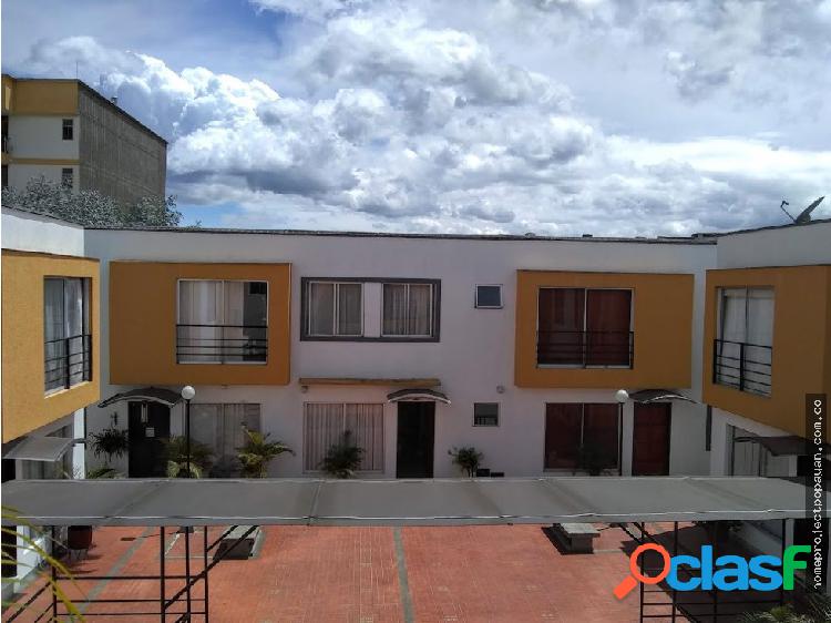 APARTAESTUDIO EN VENTA CERCA A CAMPANARIO