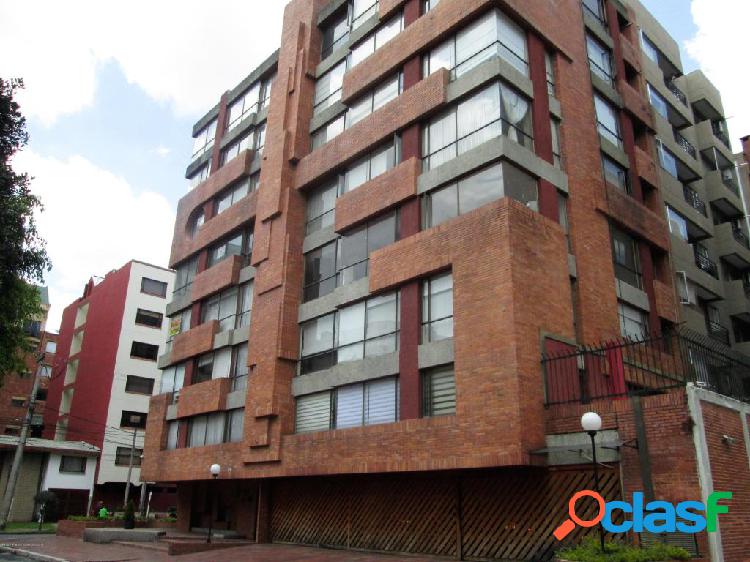 Apartamento en Arriendo Chico Navarra FR 20-1028