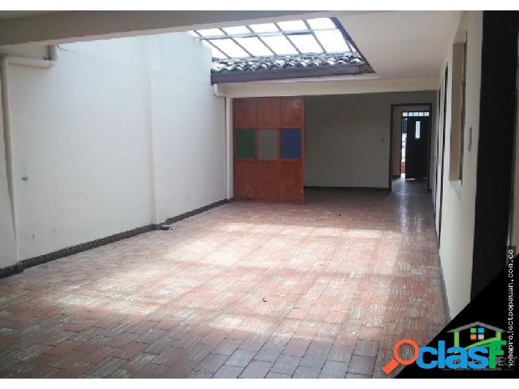CASA EN VENTA EN EL BARRIO VALENCIA