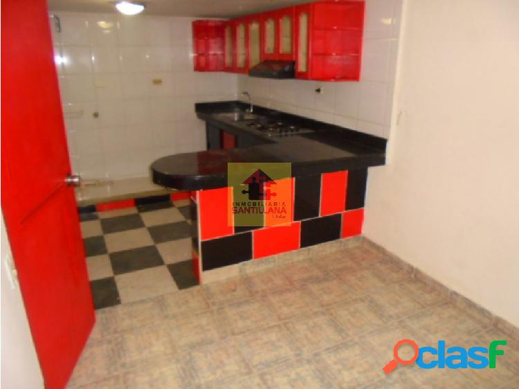 ROBLEDO LA POLA ARRIENDO APTO 1ER PISO