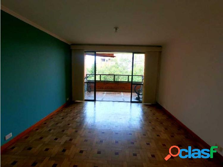 SE ARRIENDA APARTAMENTO EN POBLADO PROVENZA